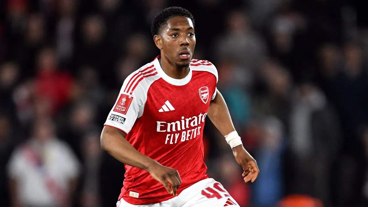 Dapat Lampu Hijau, MU Makin Berpeluang Gaet Myles Lewis-Skelly