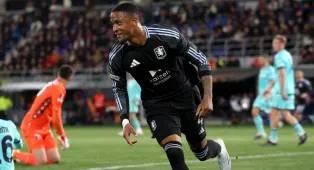 Ezri Konsa Bahagia Cetak Gol Pertama Musim ini dan Bantu Villa Menang