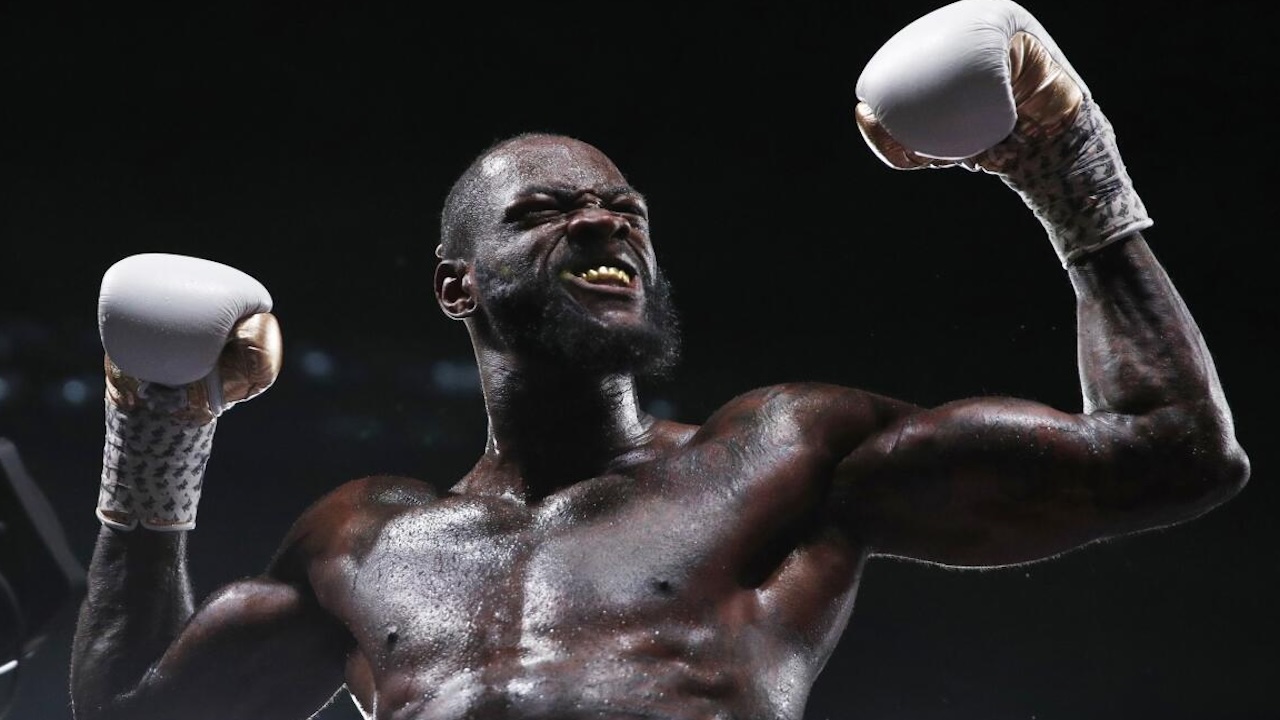 Fury Ragukan Peluang Deontay Wilder Hadapi Itauma