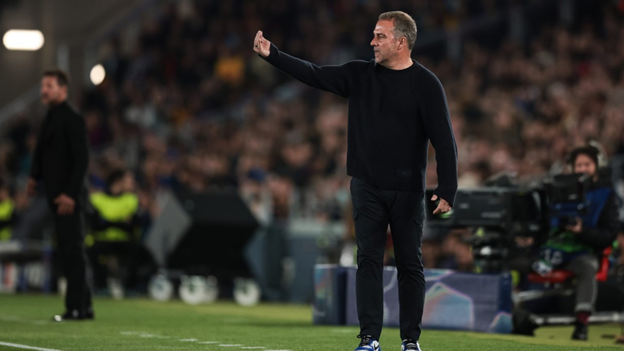 Hansi Flick Dipusingkan dengan Minimnya Kondisi Lini Tengah