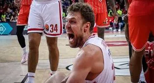 Olympiacos Selesaikan Pekan Ganda dengan Libas Hapoel Tel Aviv