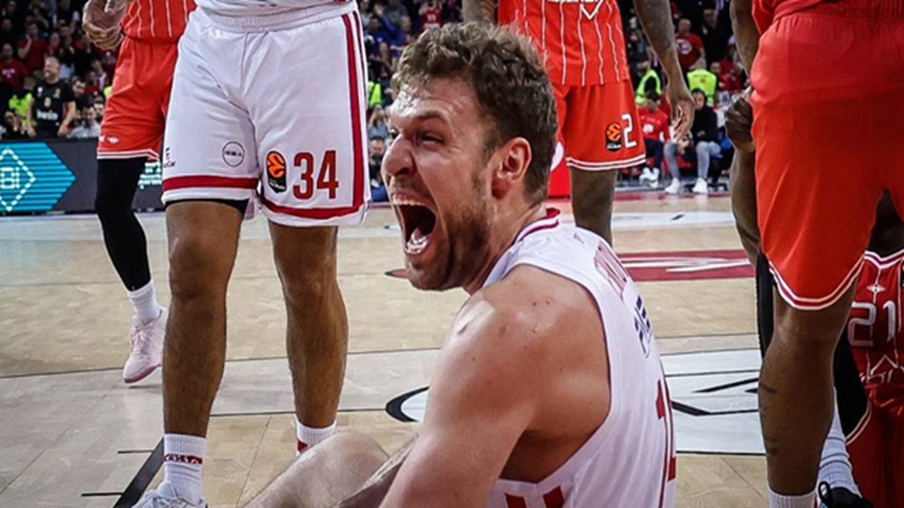 Olympiacos Selesaikan Pekan Ganda dengan Libas Hapoel Tel Aviv