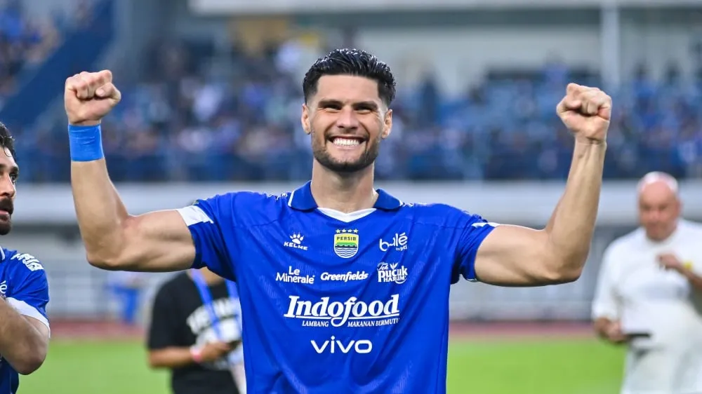 Persib Tanpa Bek Tengah Andalan Saat Hadapi Bali United - sumber: (ileagueid)