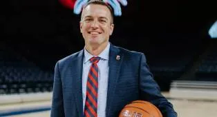 Virginia Cavaliers Angkat Aaron Roussell Sebagai Pelatih Basket Putri Baru