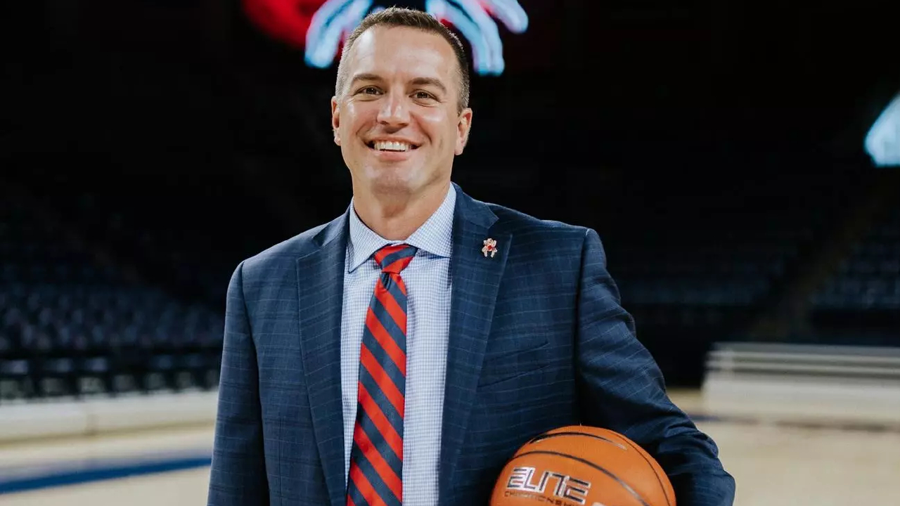 Virginia Cavaliers Angkat Aaron Roussell Sebagai Pelatih Basket Putri Baru