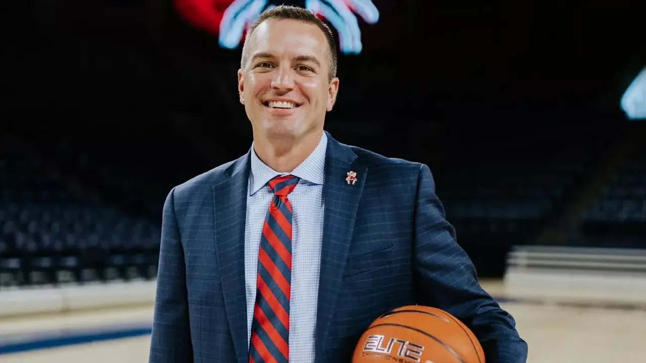 Virginia Cavaliers Angkat Aaron Roussell Sebagai Pelatih Basket Putri Baru