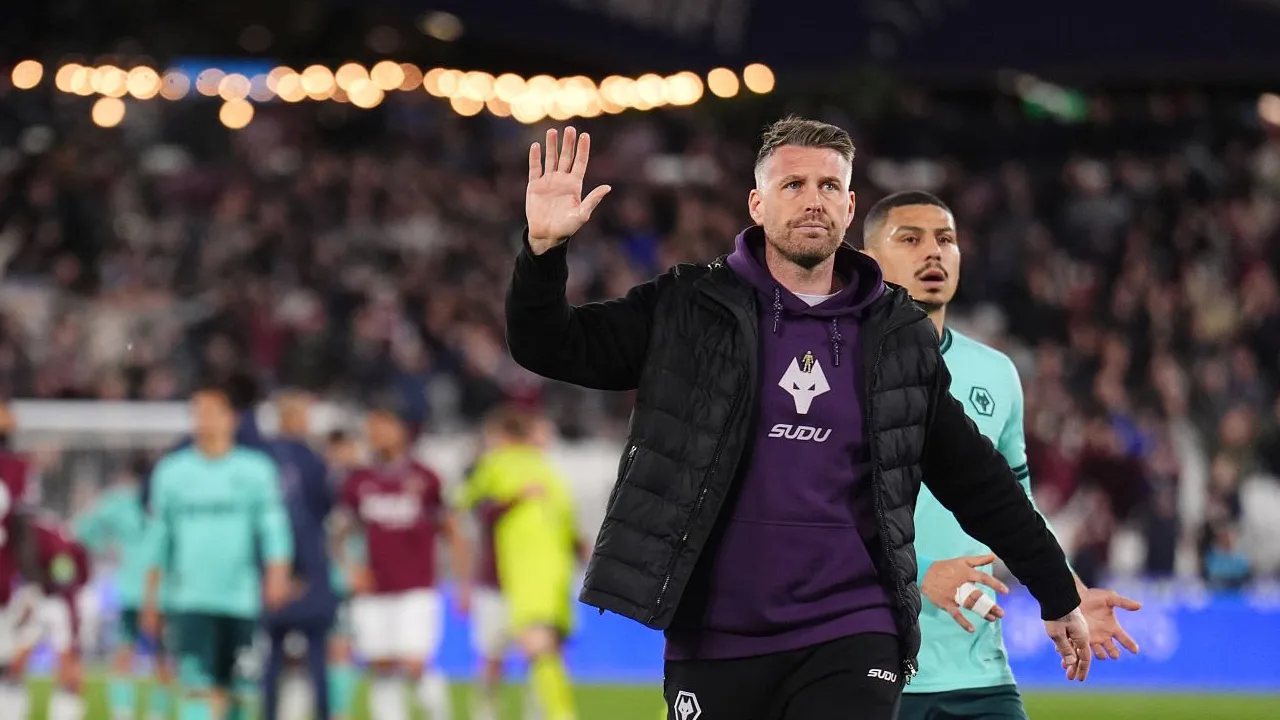 Dibantai West Ham, Rob Edwards Tak Menyangka Wolves Bisa Kalah Telak