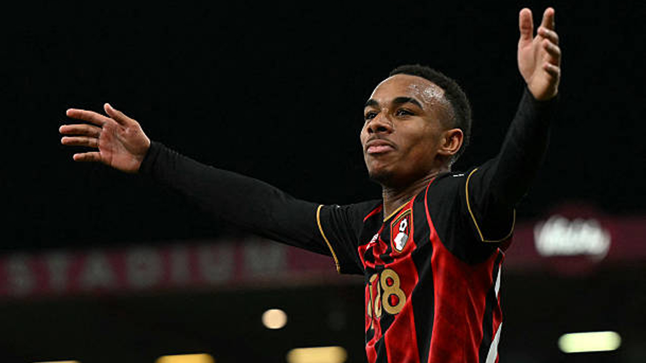 Junior Kroupi Dekati Rekor Remaja Tersubur di Premier League