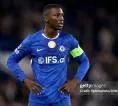 Liam Rosenior Sebut Moises Caicedo Gelandang Terbaik di Dunia