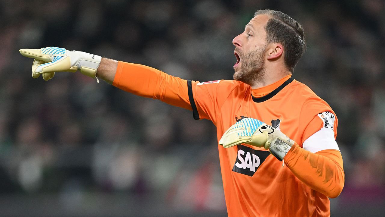 Oliver Baumann Akui Hoffenheim Tampil Buruk Saat Hadapi Augsburg