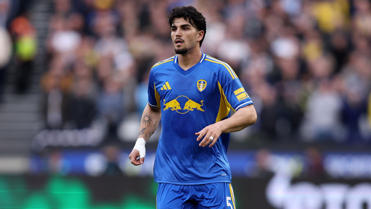 Pascal Struijk Prediksi Leeds Akan Hadapi Ujian Berat di Old Trafford