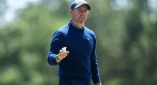 Rory McIlroy Buka Masters dengan Solid, Berbagi Puncak dengan Sam Burns