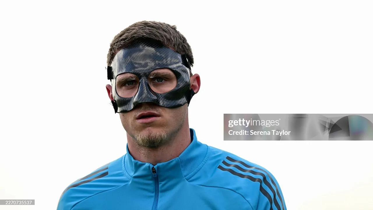 Sven Botman comeback pakai masker, Newcastle dapat kabar positif
