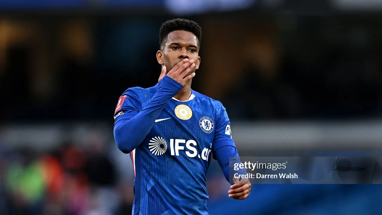 Estevao Willian Siap Starter, Liam Rosenior Antusias