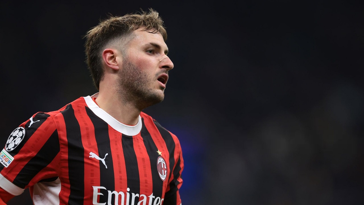 Ingin Main Untuk Milan, Santiago Gimenez Paksakan Diri Meski Cedera