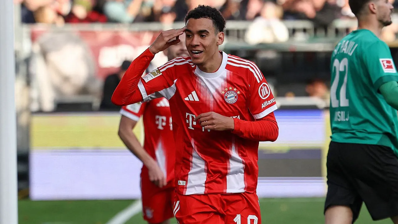 Jamal Musiala Bahagia Usai Cetak Gol dan Bantu Bayern Hajar St Pauli