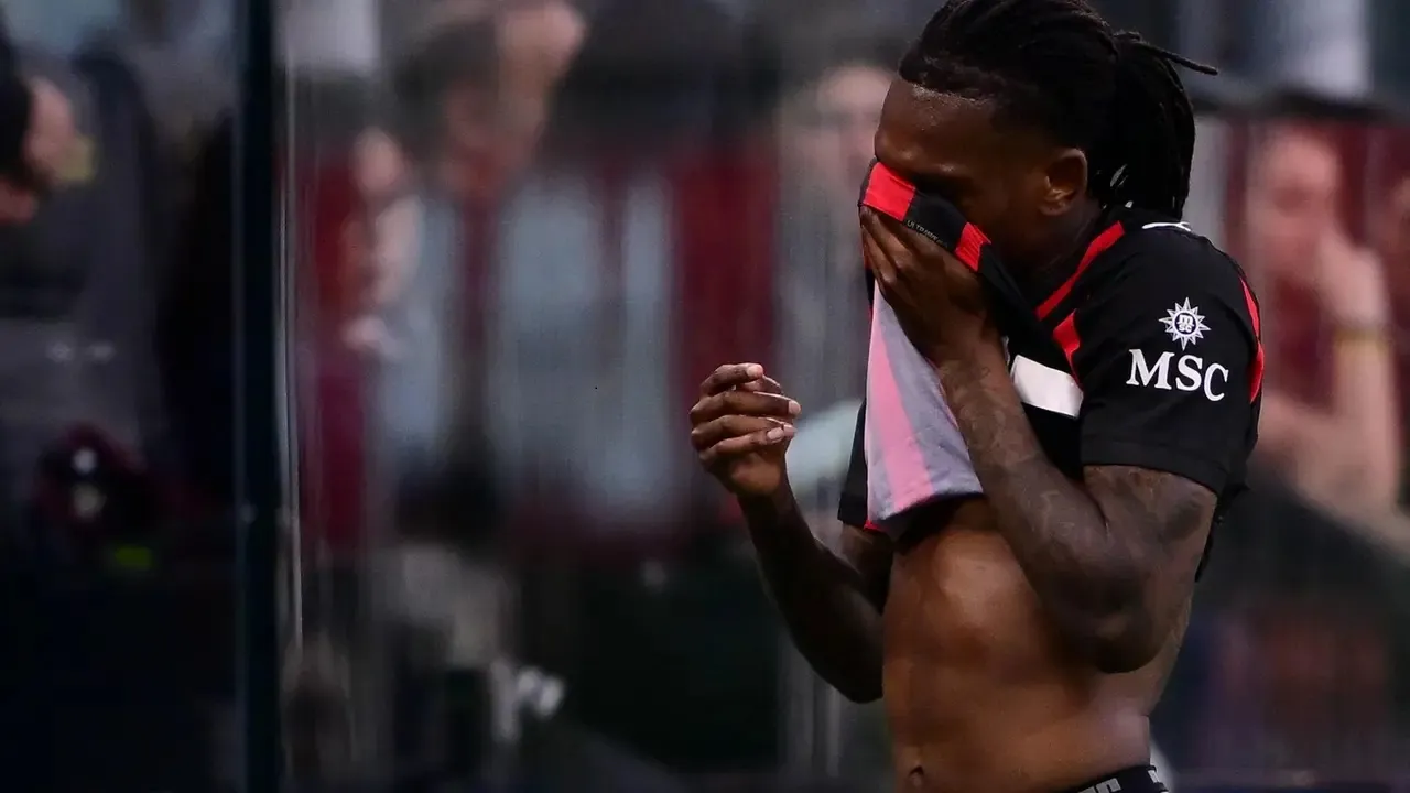 AC Milan Siap Mendengarkan Tawaran Man United Untuk Rafael Leao