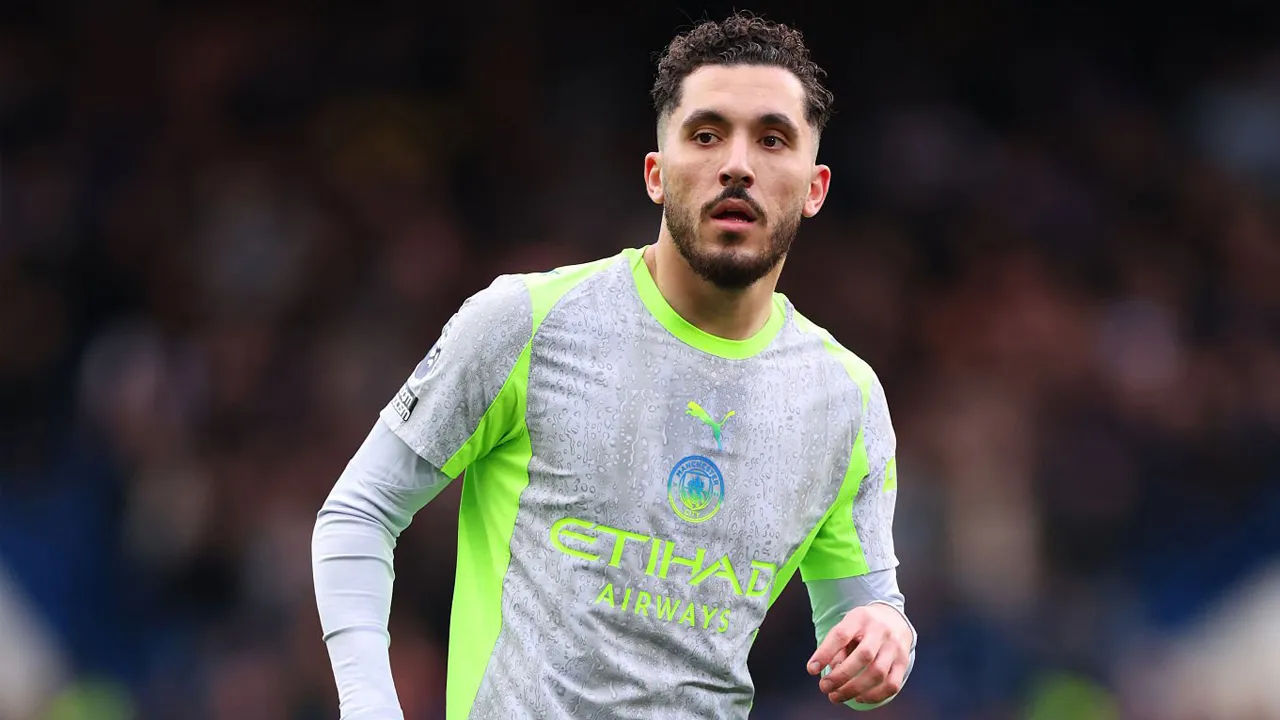 Dipuji Habis-Habisan, Rayan Cherki Tetap Kalem Usai City Hajar Chelsea