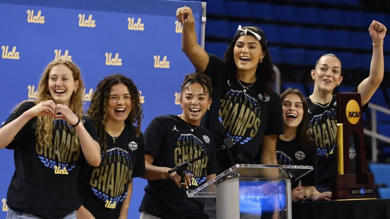 Keenam pemain UCLA Bruins yang akan mengikuti Draft NBA 2026: Gabriela Jaquez, Kiki Rice, Lauren Betts, Gianna Kneepkens, Charlisse Leger-Walker, dan Angela Dugalić. (Foto: AP)