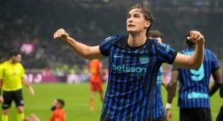 Francesco Pio Esposito Dinobatkan Pemain Muda Terbaik di Serie A