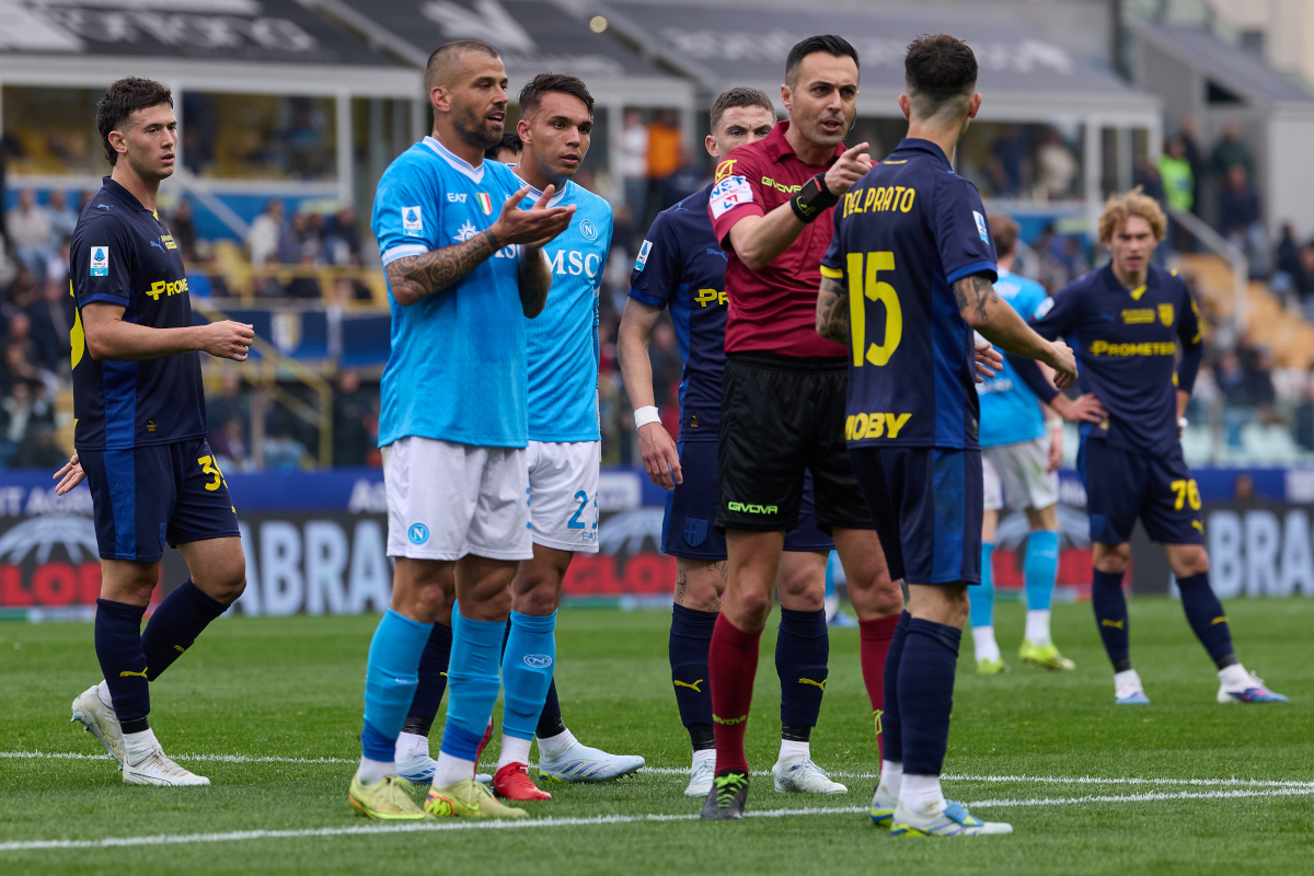 Kontroversi Penalti, Parma Tahan Imbang Napoli 1-1