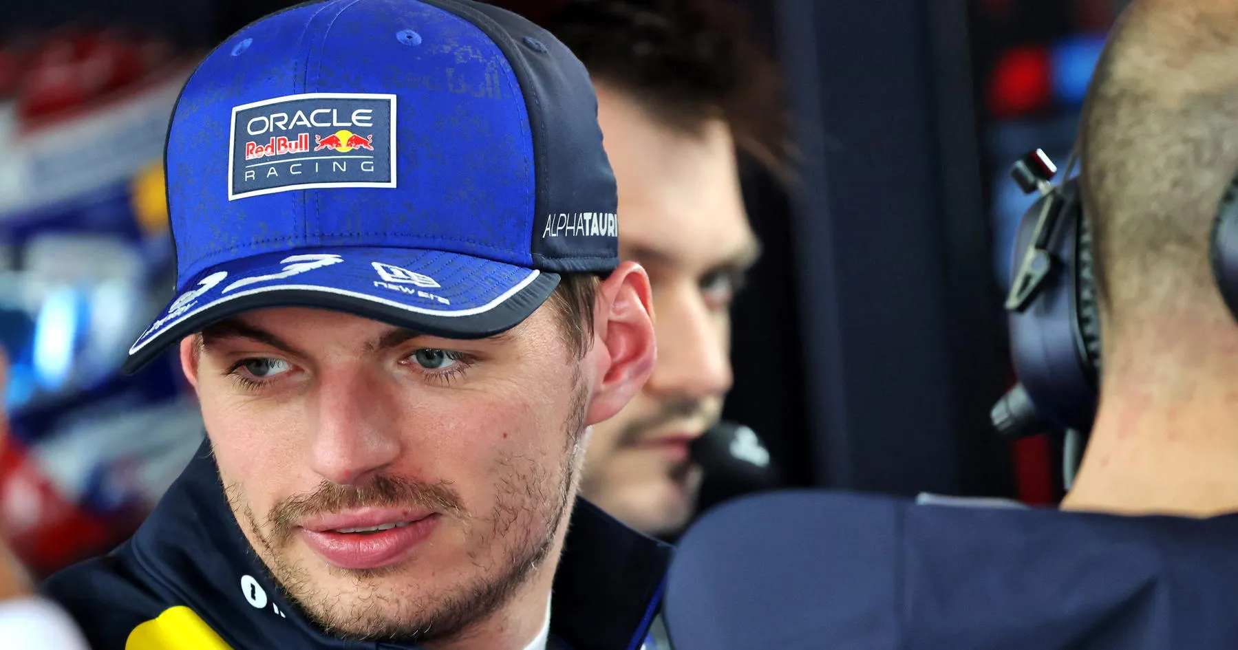 Masa Depan Verstappen di Red Bull Terancam Tanpa Helmut Marko - sumber: (racingnews365)