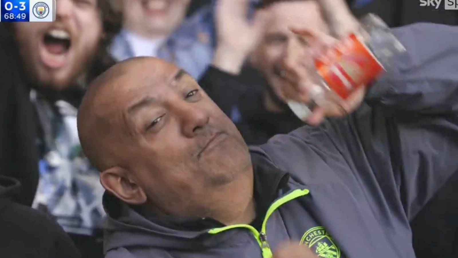 Momen Viral Botol Arsenal: Pengakuan Fan Man City Usai Kemenangan atas Chelsea