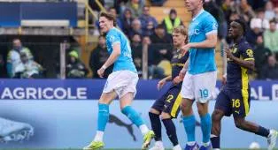 Parma Tahan Imbang Napoli, McTominay Gagal Pecahkan Kutukan