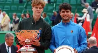 Permalukan Carlos Alcaraz, Jannik Sinner Kampiun Di Monte Carlo