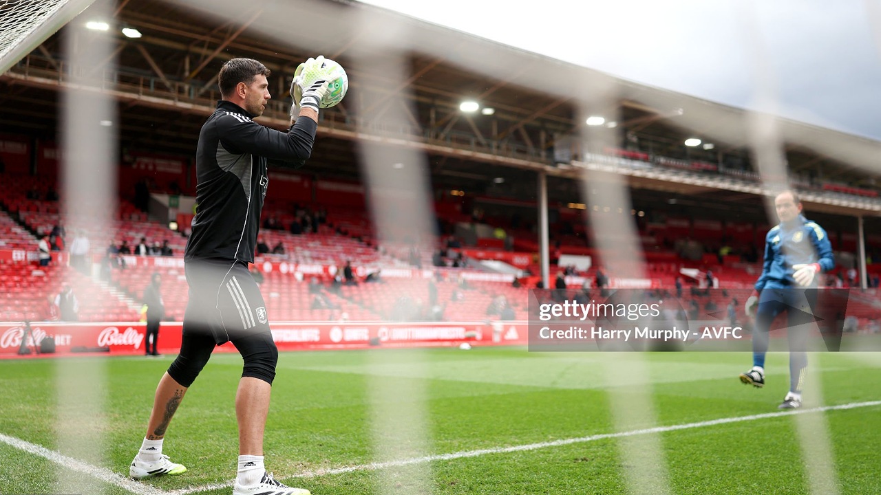 Unai Emery Jelaskan Cedera Emiliano Martinez saat Pemanasan