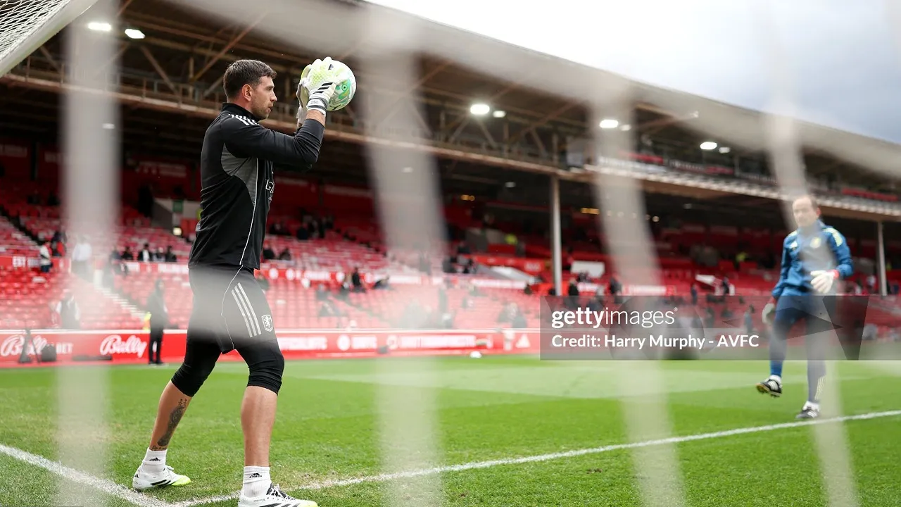Unai Emery ungkap alasan Emiliano Martinez absen lawan Nottingham Forest