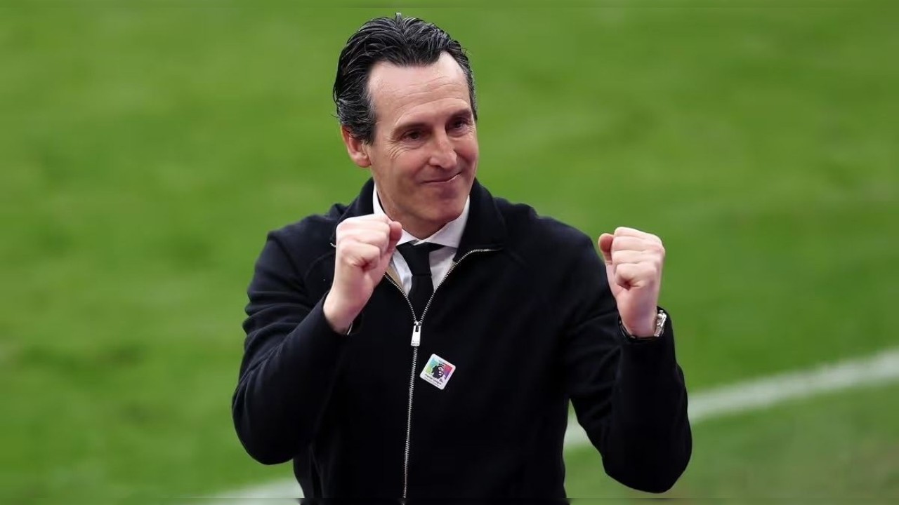 Aston Villa Makin Percaya Diri Amankan Servis Bek Lazio