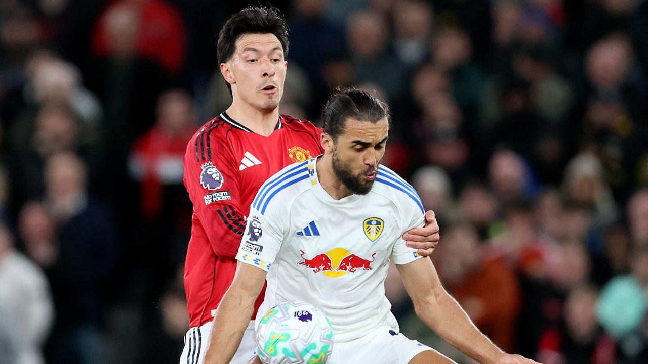 Dominic Calvert-Lewin Tanggapi Santai Soal Kartu Merah Lisandro Martinez