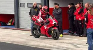 Ducati Uji Coba Motor 850cc di Sirkuit Misano