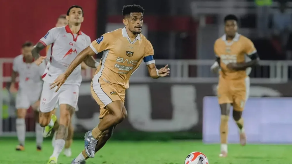 Kambuaya Tegaskan Keberhasilan Dewa United Berkat Kolektivitas Tim - sumber: (ileagueid)