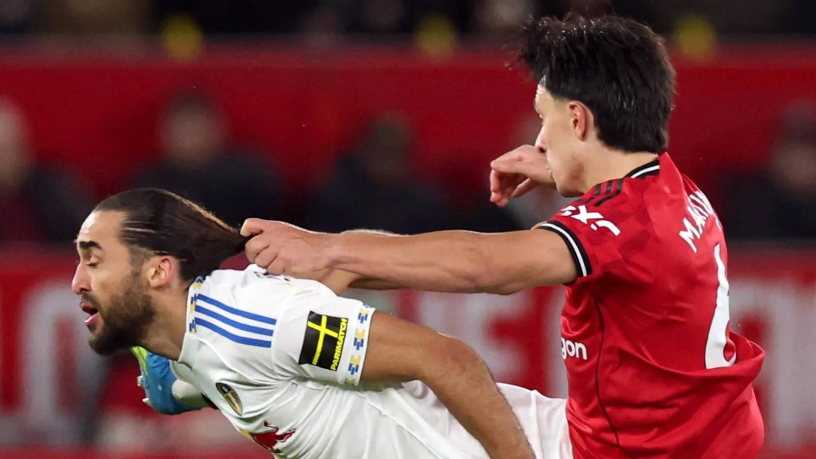 Kartu Merah Lisandro Martinez: Penjelasan Premier League atas Insiden Tarik Rambut di Laga Man Utd vs Leeds