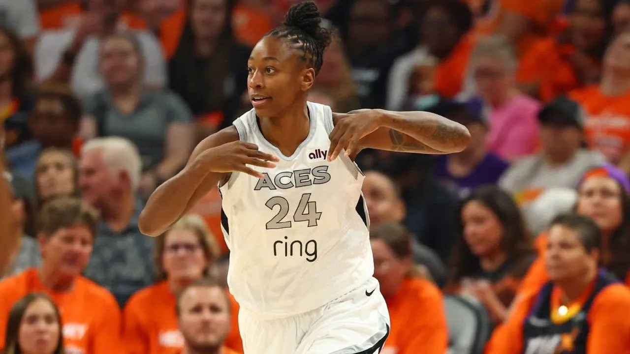 Jewell Loyd akan melanjutkan kiprahnya bersama Aces setelah memainkan peran penting dalam keberhasilan tim meraih gelar WNBA 2025. (Foto: AP)