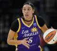 Los Angeles Sparks Pertahankan Dearica Hamby dengan Kontrak Tiga Tahun