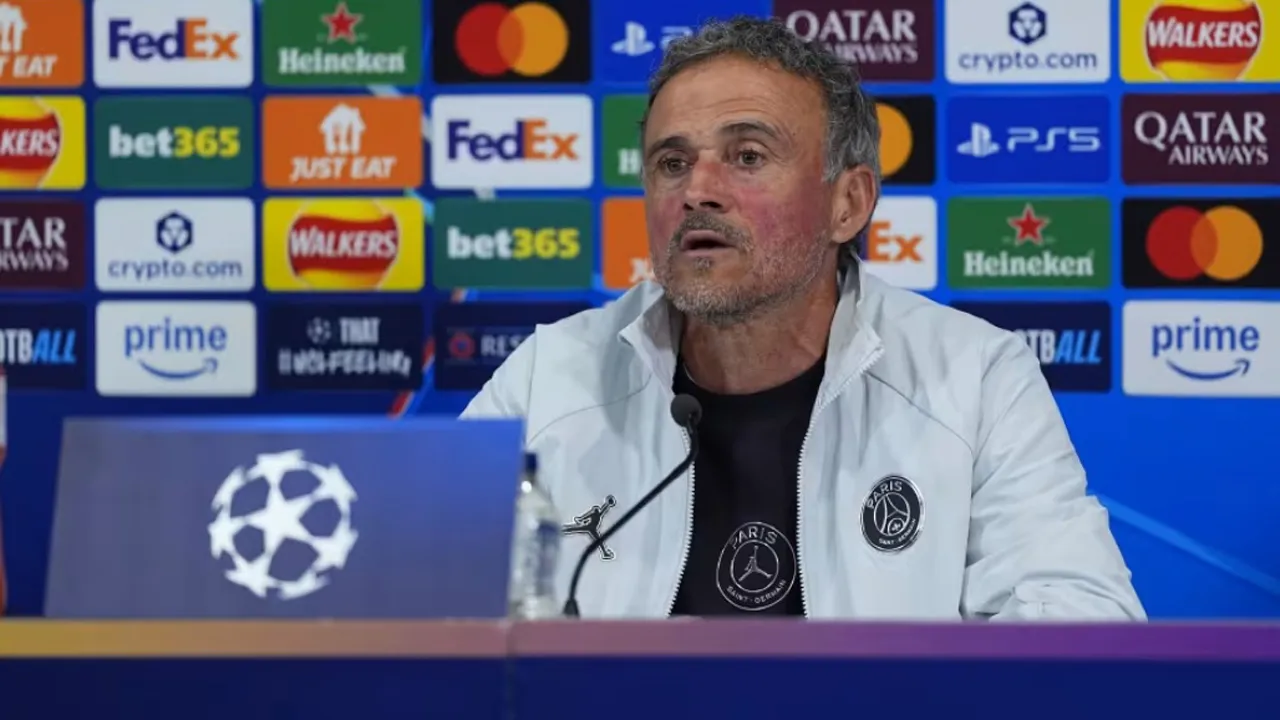 Luis Enrique Ingatkan PSG Tetap Fokus Meski Unggul atas Liverpool
