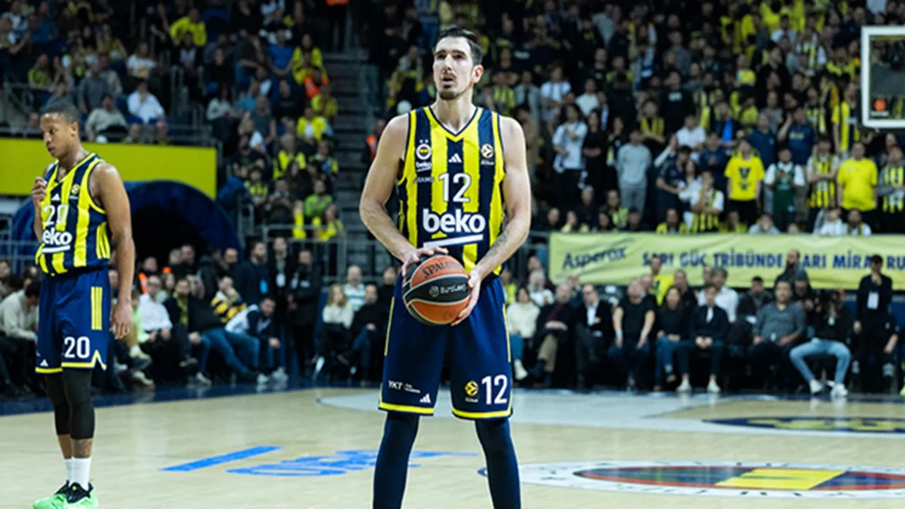 Nando de Colo Siap untuk Berlaga di Playoff EuroLeague