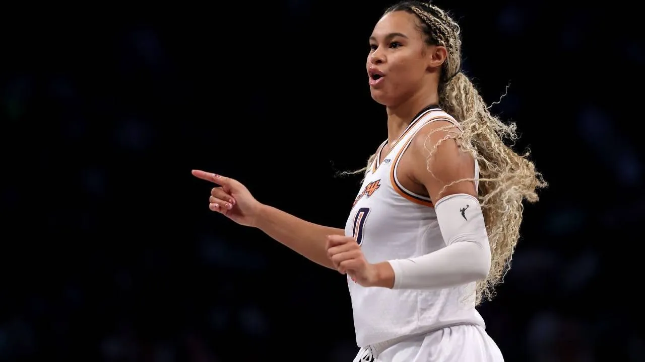 Satou Sabally, yang sebelumnya bermain untuk Phoenix Mercury, menjadi salah satu pemain paling diminati di bursa free agency musim ini. (Foto: AP)