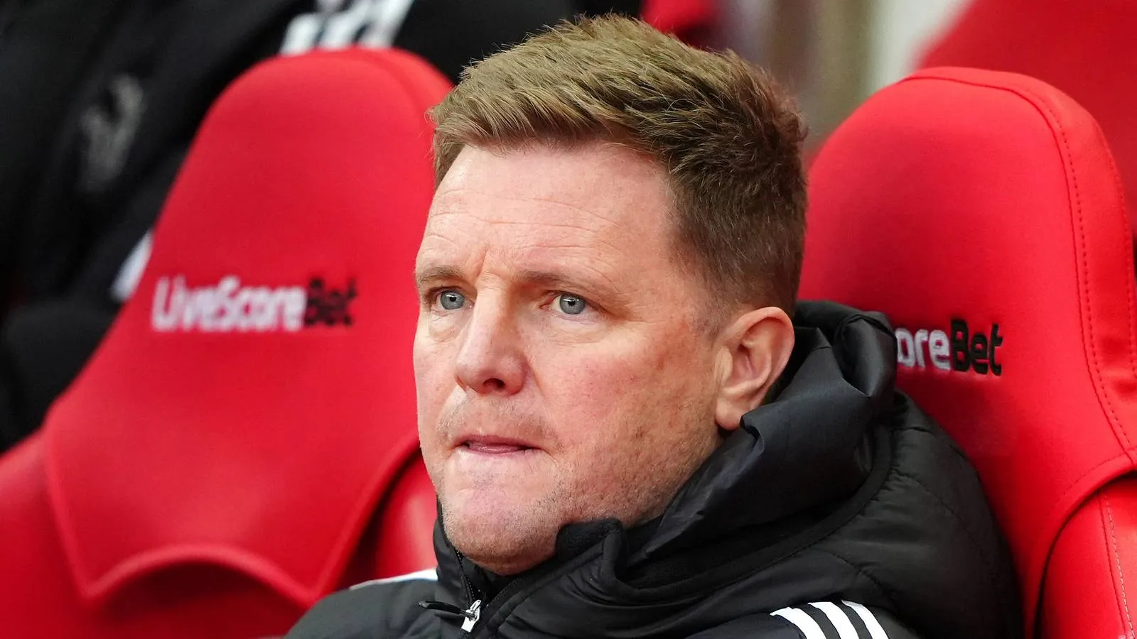 Newcastle Kaji Posisi Eddie Howe Usai Kekalahan dari Crystal Palace - sumber: (givemesport)