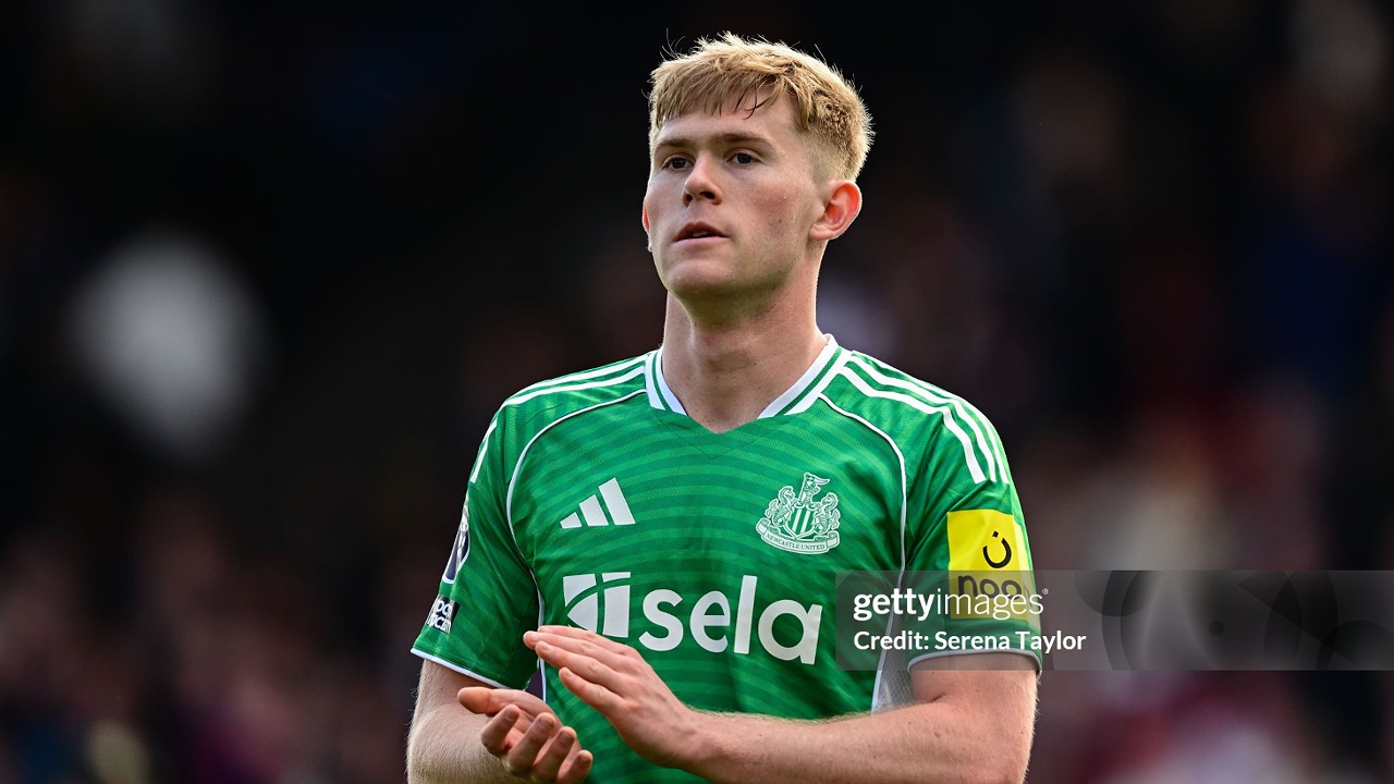 Newcastle United Pasang Harga Tinggi untuk Lewis Hall