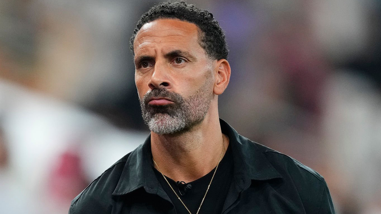 Rio Ferdinand Geram! Kartu Merah Martinez Dinilai Tak Masuk Akal