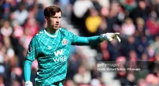 Robin Roefs Isyaratkan Bertahan di Sunderland Meski Dilirik Chelsea