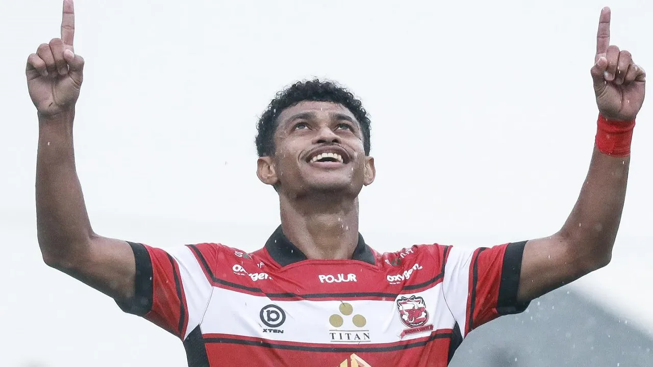 Winger Madura United, Fransiskus Alesandro atau Sandro