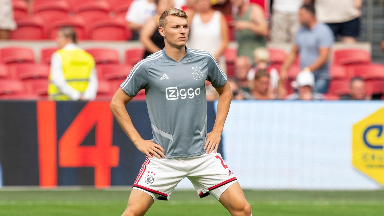 Sebelum Cedera, Perr Schuurs Akui Sudah Sepakat Gabung Inter Milan