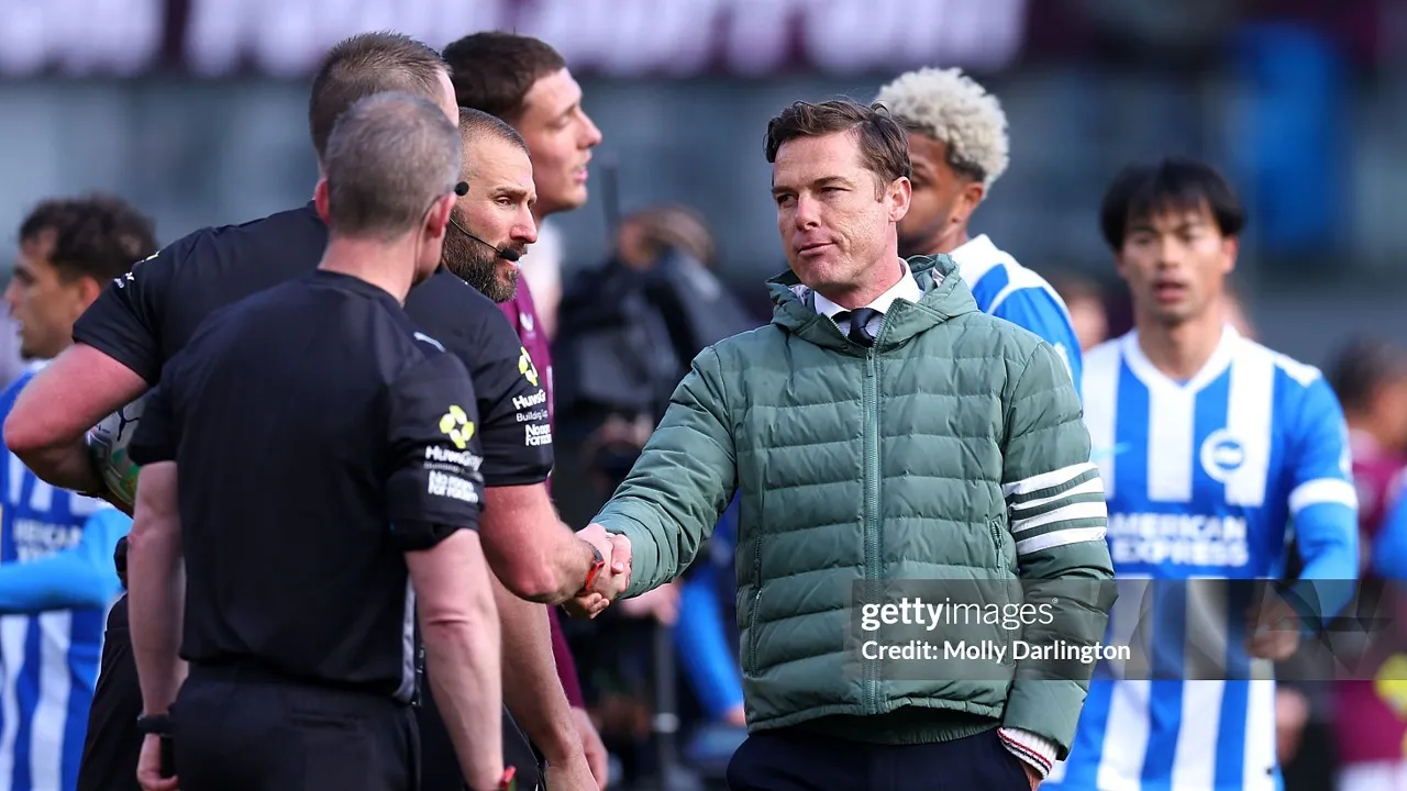 Burnley Hampir Terdegradasi, Scott Parker Siapkan Rencana Baru