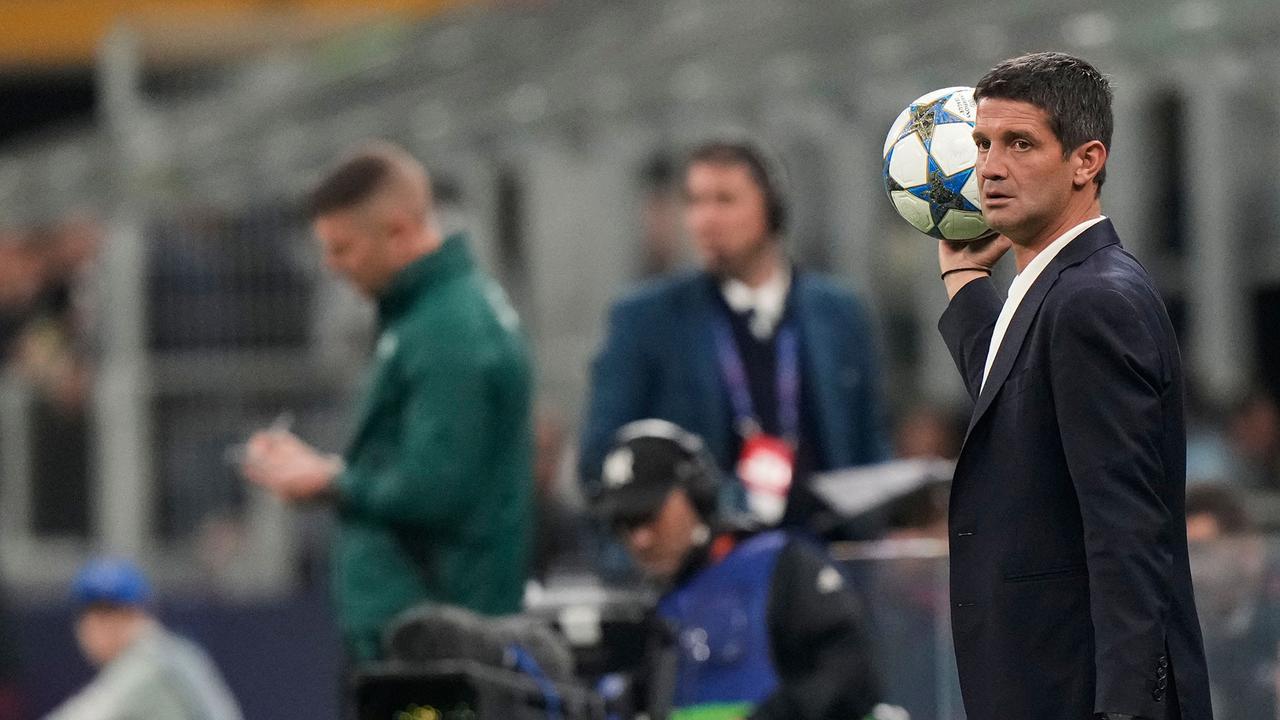 Cristian Chivu Bertekad Samai Rekor Gol Conte dan Inzaghi di Inter Milan