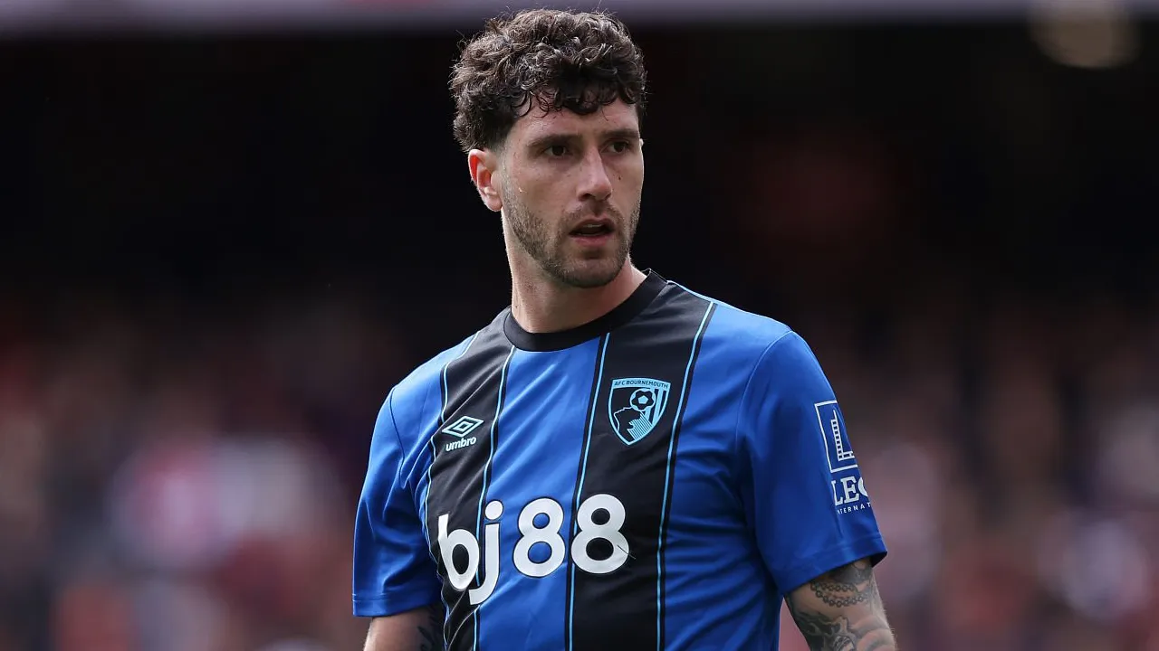 Gratis Tapi Berkualitas! Marcos Senesi Jadi Rebutan MU dan Spurs